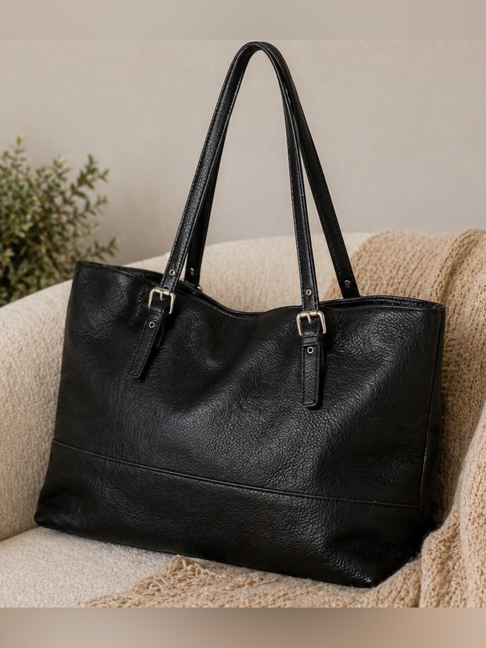 🖤✨ Bueno Black Faux Leather Shoulder Bag ✨🖤
